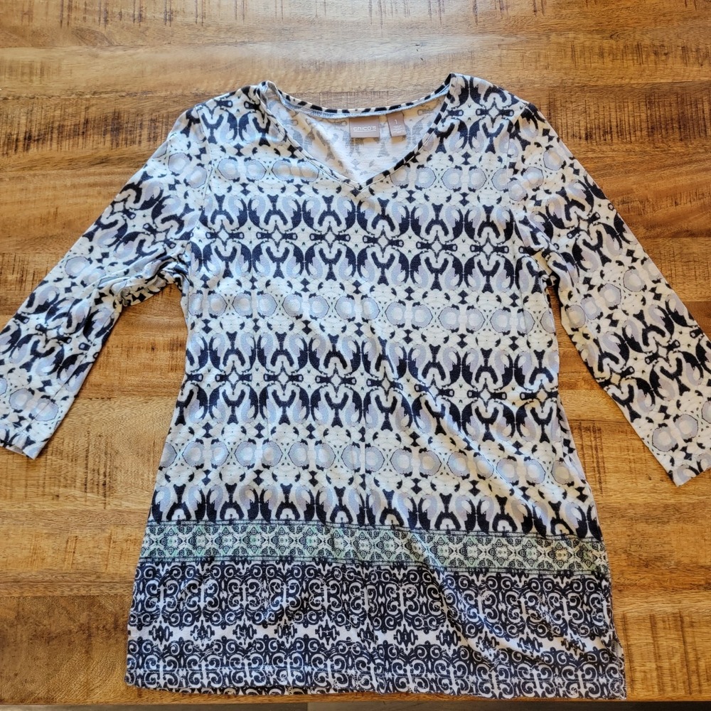 Chico's Ikat Print Navy Blue White Tunic Women's Sz 1/Med V-Neck 3/4 Sleeve Boho